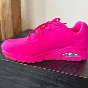 Really cool hot pink Skecher’s , air cooled, memory foam, athletic shoes